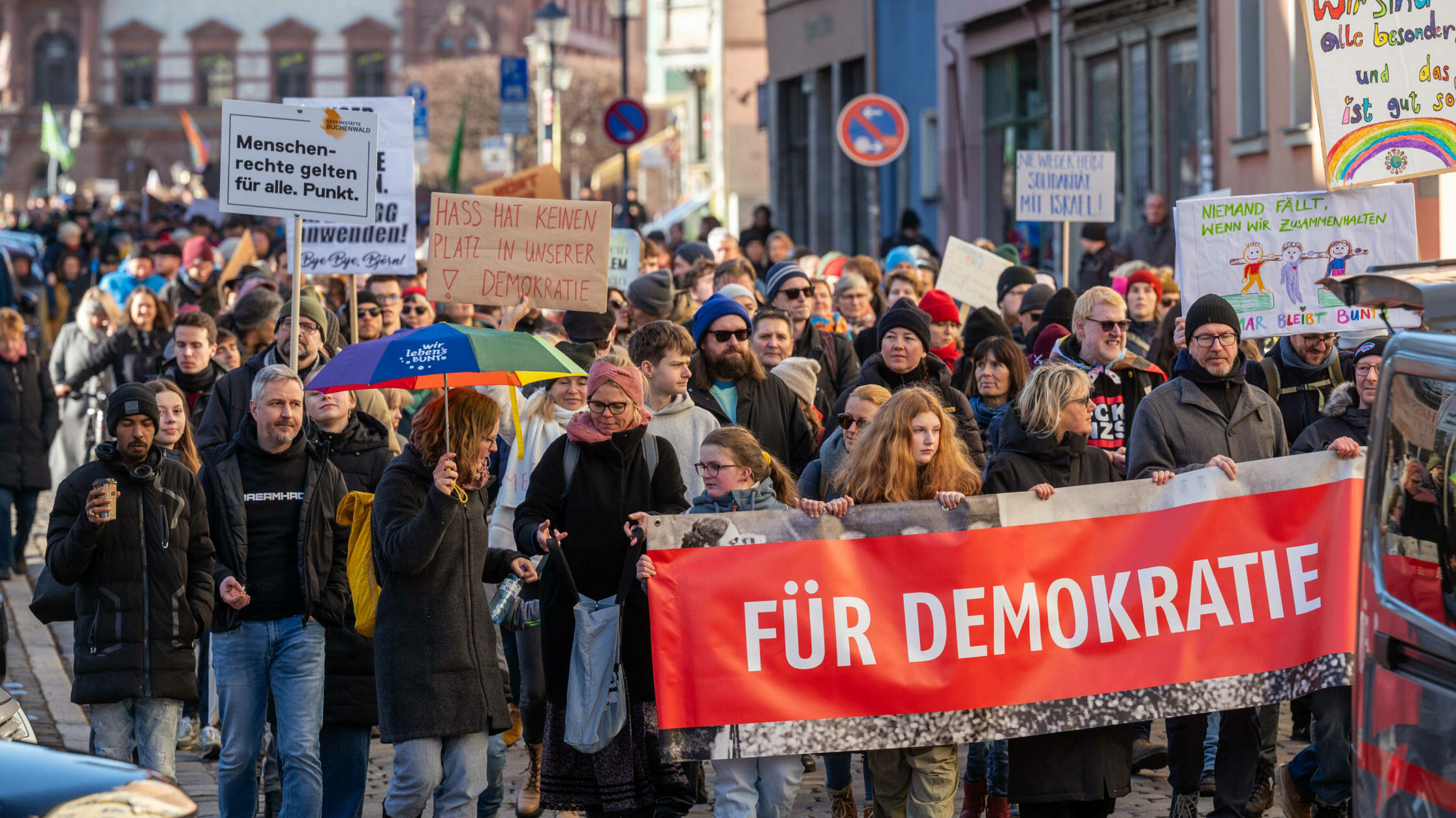 27.01.2024 Weimar: Etwas mehr als 1500 Bürgerinnen und Bürger sowie Mitglieder Weimarer Institutionen demonstrierten bei